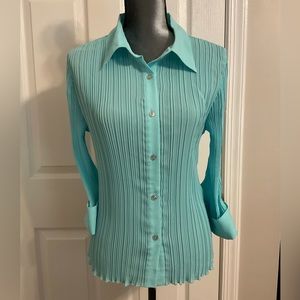 NWOT Dress shirt in light blue large